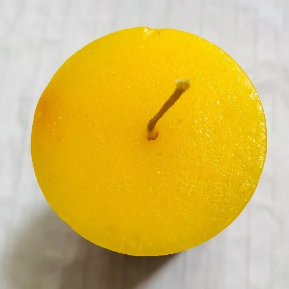 Handcrafted Timber Scented Candle (Orange/Yellow)‎